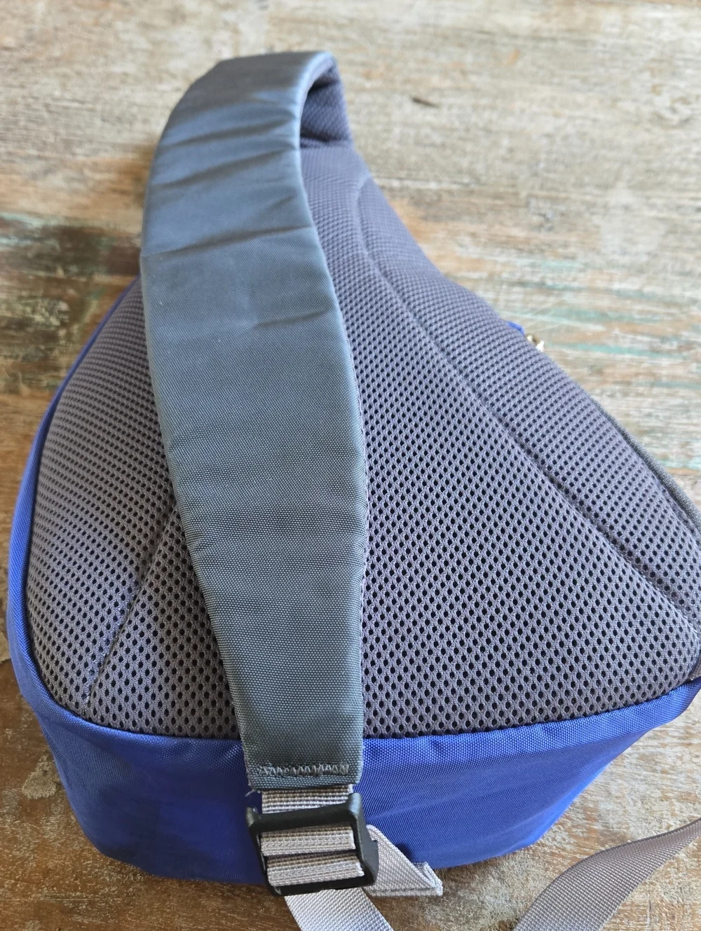 L.L. Bean Stowaway Sling Pack Crossbody Backpack Blue Gray. (BIN 001)